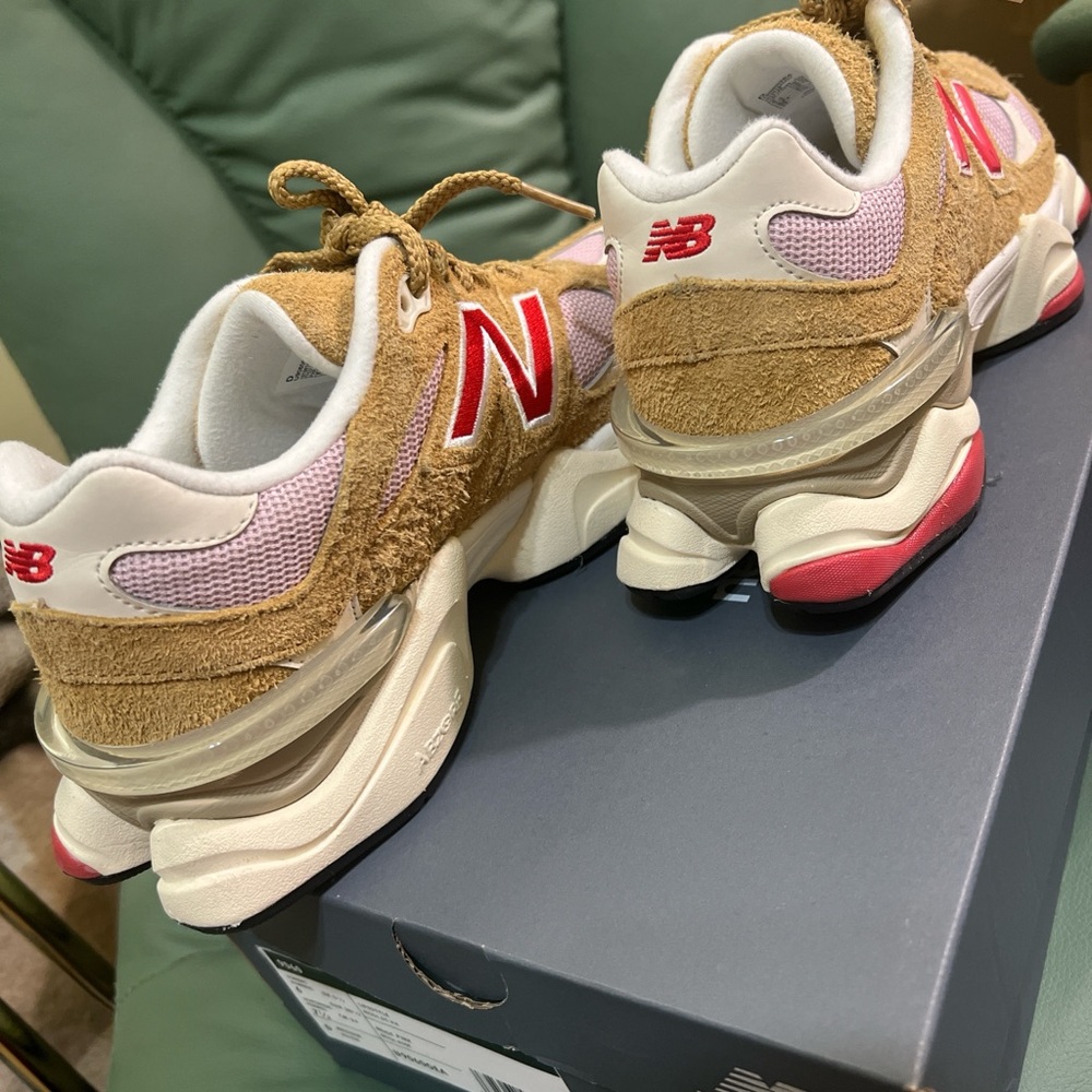 New Balance 9060 Women’s Pink & Tan Retro Runner Sneakers - Picture 4 of 4
